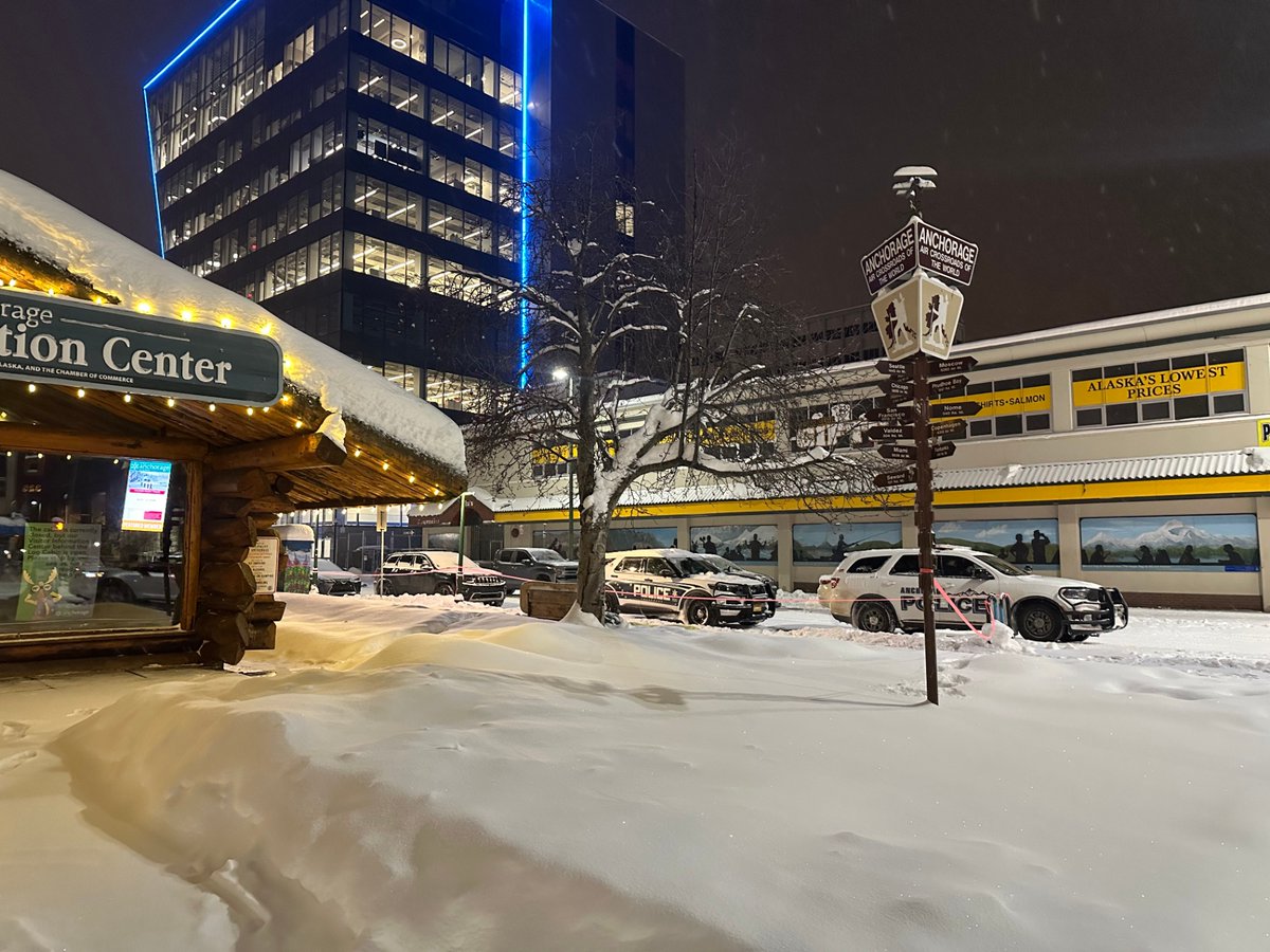 Police investigate after body reportedly found on Fourth Avenue