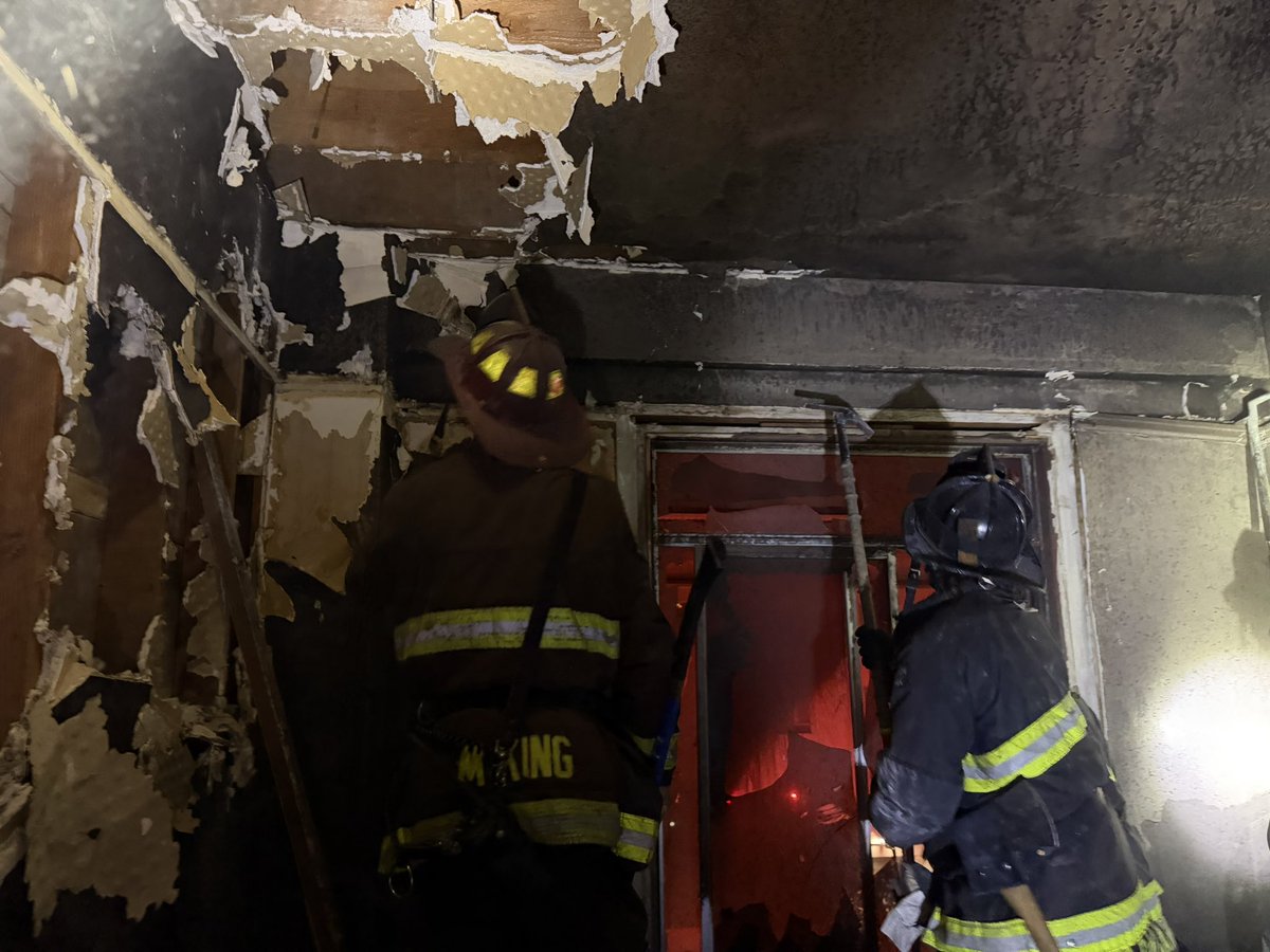 Battalion Chief Anthony Sanders provided the following update from the scene of the fire at the corner of 17th / Jackson St.: Fire contained to a single unit in this building. No extension to other units. No injuries reported.