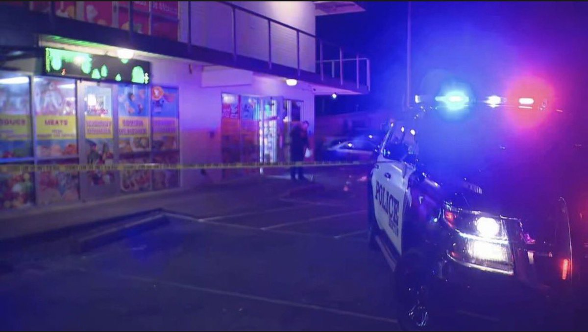 @RentonpdWA are searching for a homicide suspect who fled the scene of a fatal shooting at the Los Jalapeños grocery store. (3700 NE 4th Street).