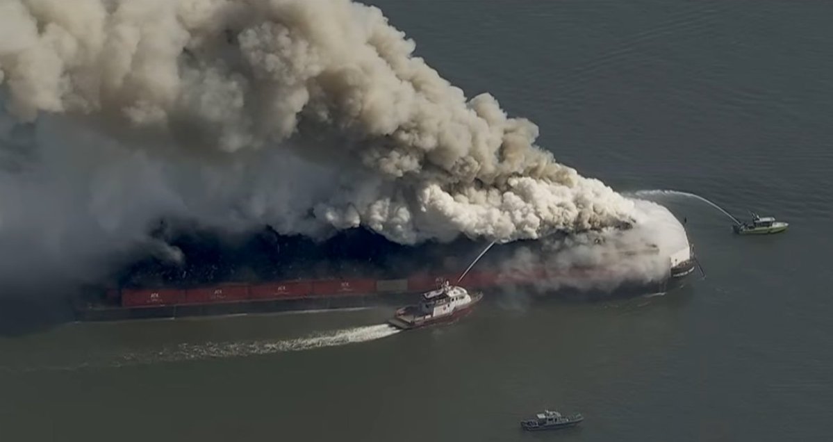 Barge fire - Delaware