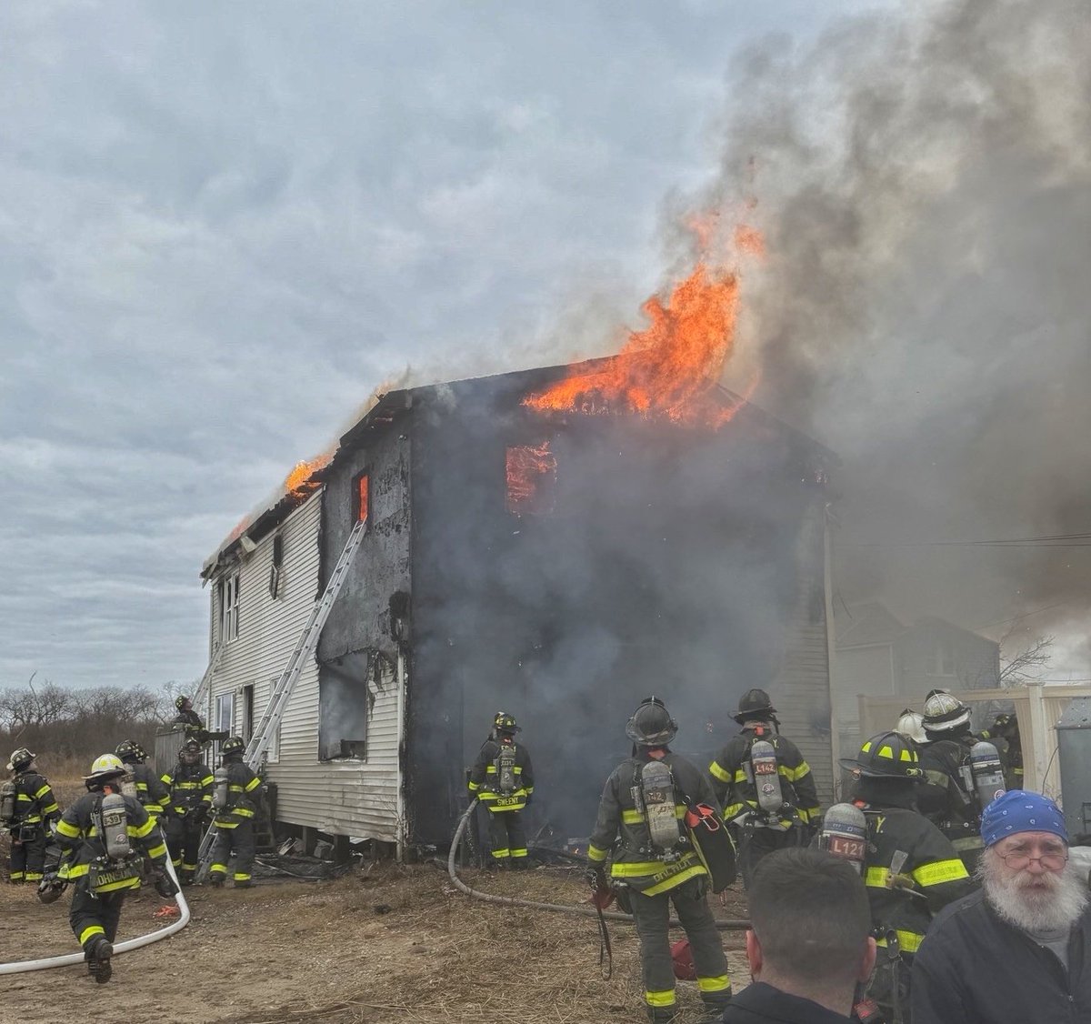 Queens *2ND ALARM* Box 1620 324 E 3rd Rd. Broad Channel HOUSE FIRE