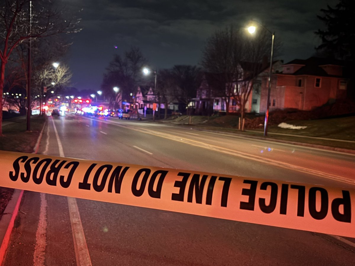 Very large police scene on Lake and Driving park