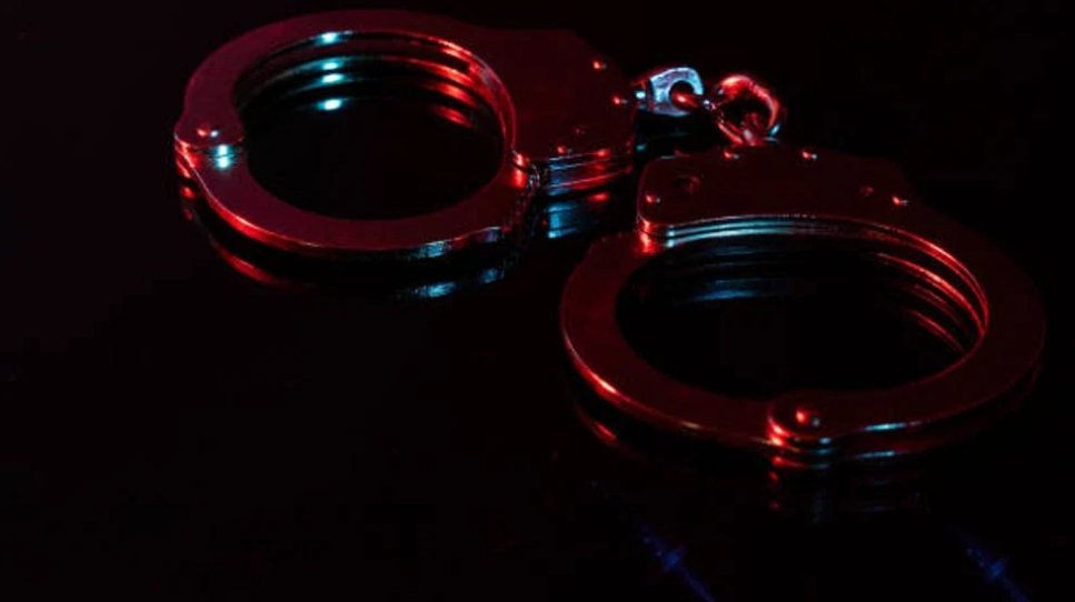 Man arrested after violent attack at Espada Park, child seriously injured