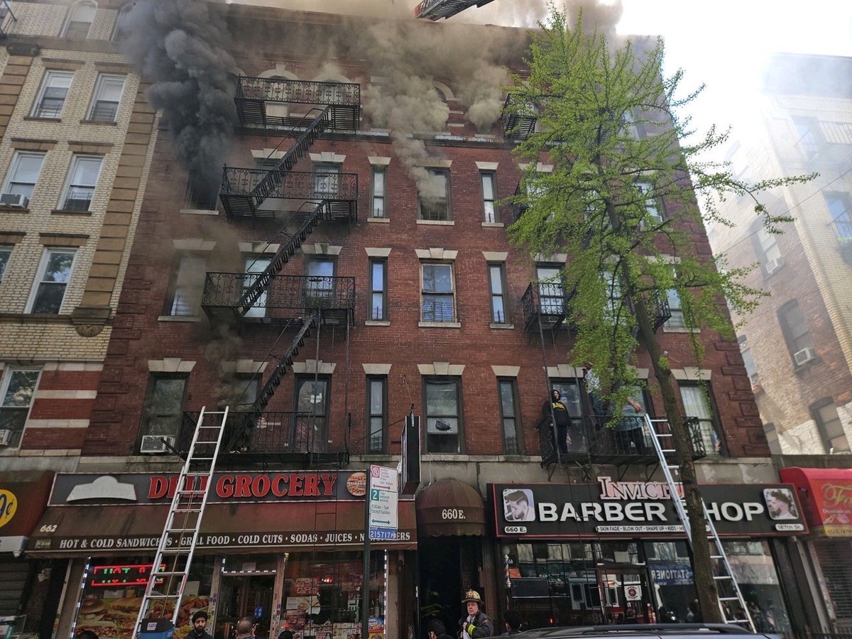Bronx *4TH ALARM* Box 3326 660 E 187th St off Belmont Ave FIRE ON MULTIPLE FLOORS INTO THE COCKLOFT IN A 5 STORY 50X75