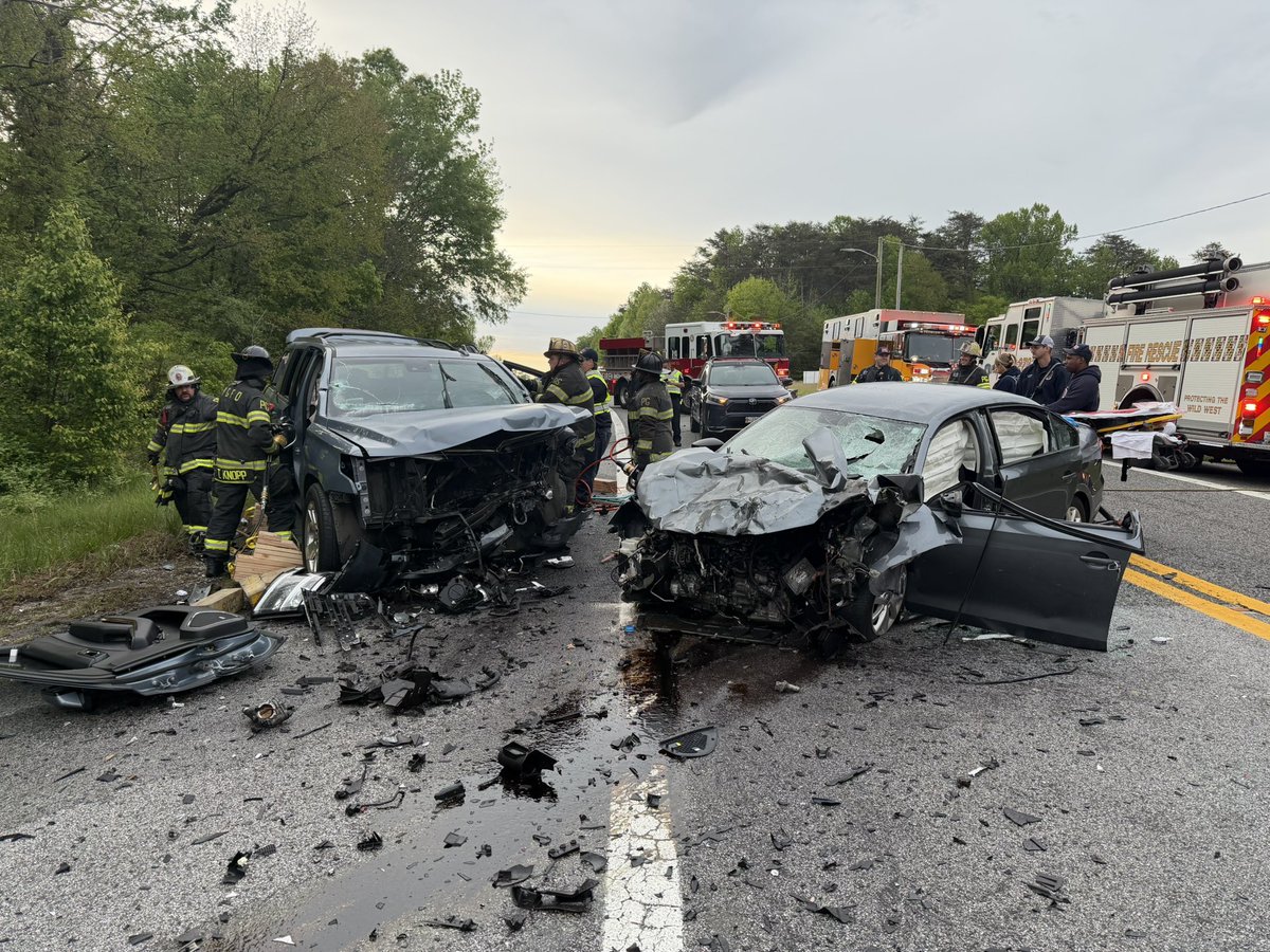 Laurel Bowie Rd. & Old Laurel Bowie Rd. @PGPDNews on the scene investigating a fatal auto collision with an adult male pronounced dead at a local trauma center. Also a second adult male was transported with serious injuries.