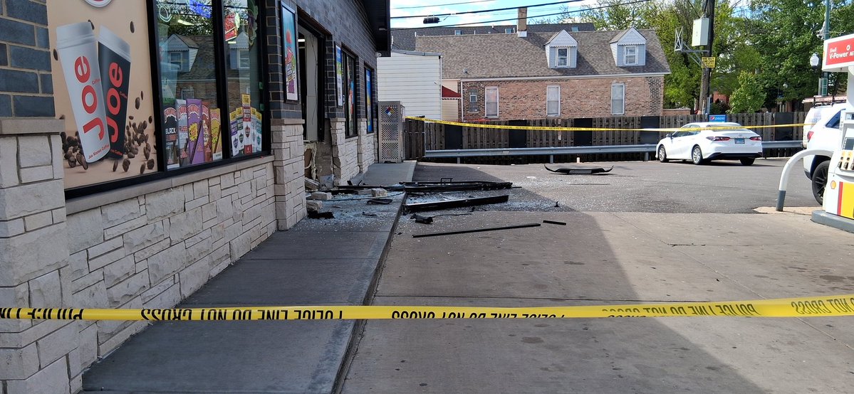 Chicago police have plate readers and pod cameras all over City . there is a policy that prohibits stopping moving cars . this was a preventable crime . 35th and Damen smash and grab gas station approximately 9:30 a.m.