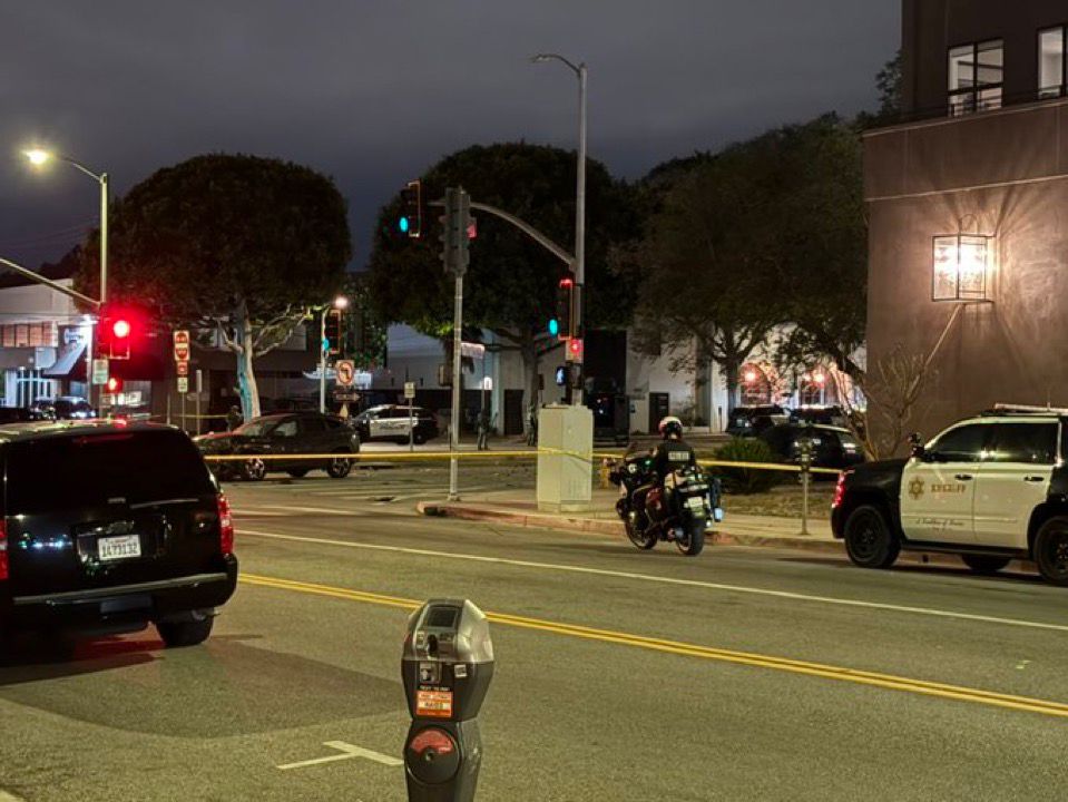 Beverly Hills hostage standoff. 8 hours and counting An armed man wanted for attempted murder of a peace officer crashed a gray Ford pickup into another vehicle near Burton Way and Robertson after a short police chase, and hasn't come out since. He put up a Beverly Hills hostage standoff now dragging into 6 hours.