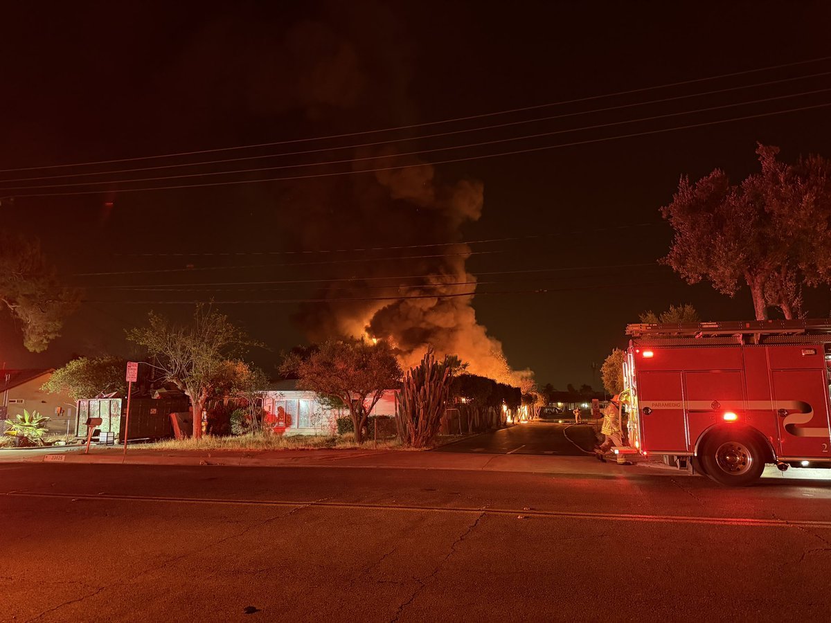 Firefighters in MorenoValley tonight battled a reported structure fire in the 23800 block of Hemlock Ave. No reports of injuries, and appears firefighters have mostly extinguished the blaze