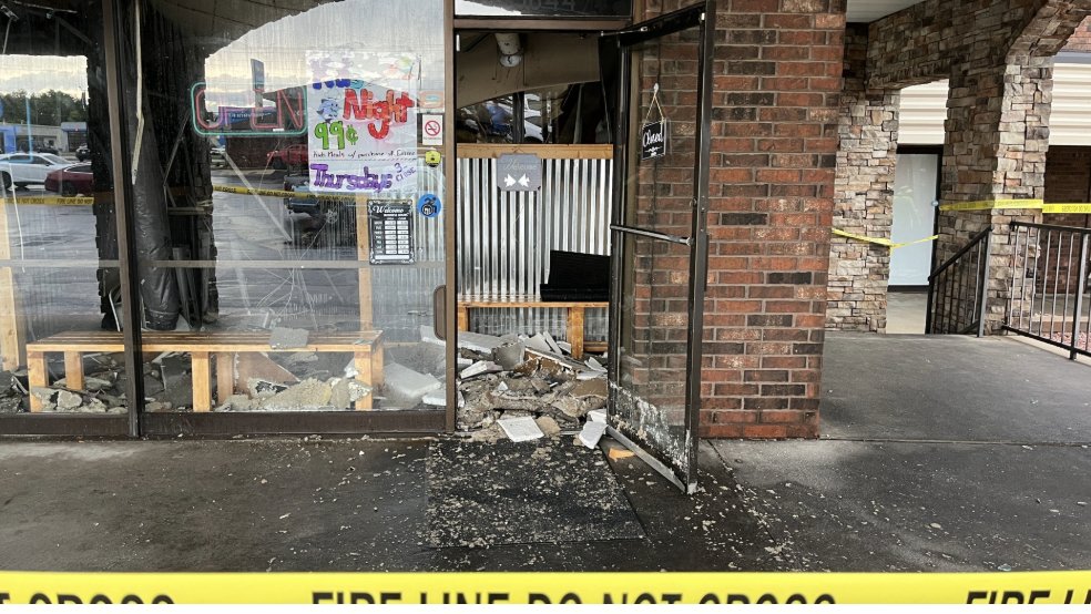 Roof collapses at Springfield restaurant: