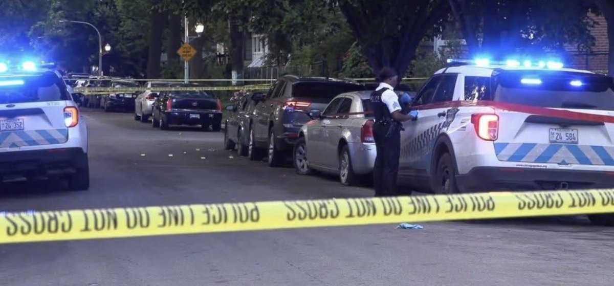 Madison & Lockwood  MASS SHOOTING 4 PPL SHOT, 1 KILLED... Chicago Police are on scene investigating a Mass Shooting that left a teen, and 3 others wounded, 1 dead.