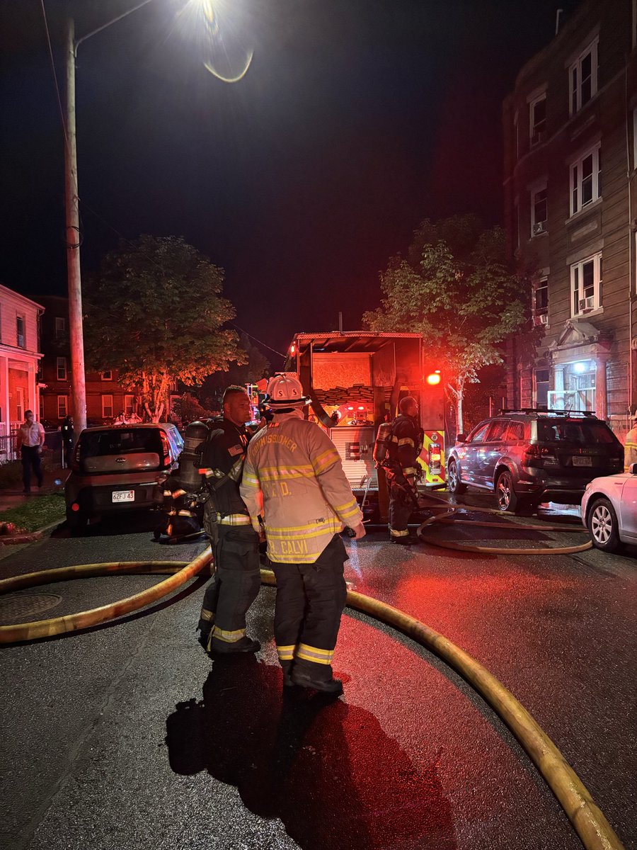 SFD “ On Scene” 26-28 Wilcox st. Working fire all companies are operating at this time 5th Alarm has been struck