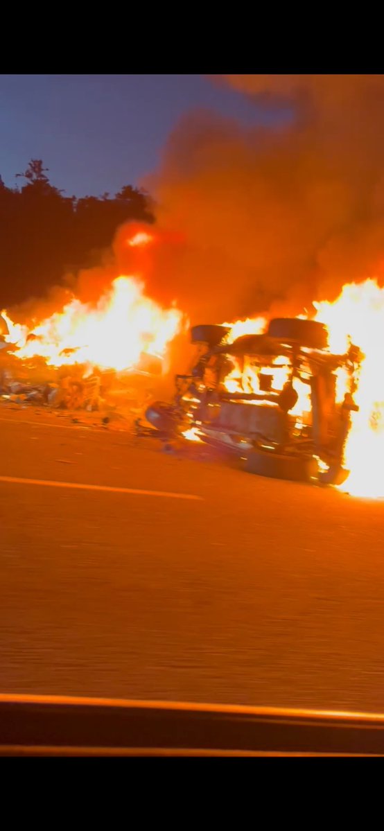 Stunning images of tonight’s wrong way driver crash on 290 eastbound in Northboro. 2 cars up in flames. MassDOT urging drivers to avoid the area…the crash comes days after Gov Healey unveiled plans to curb the uptick in wrong way crashes on Massachusetts roadways