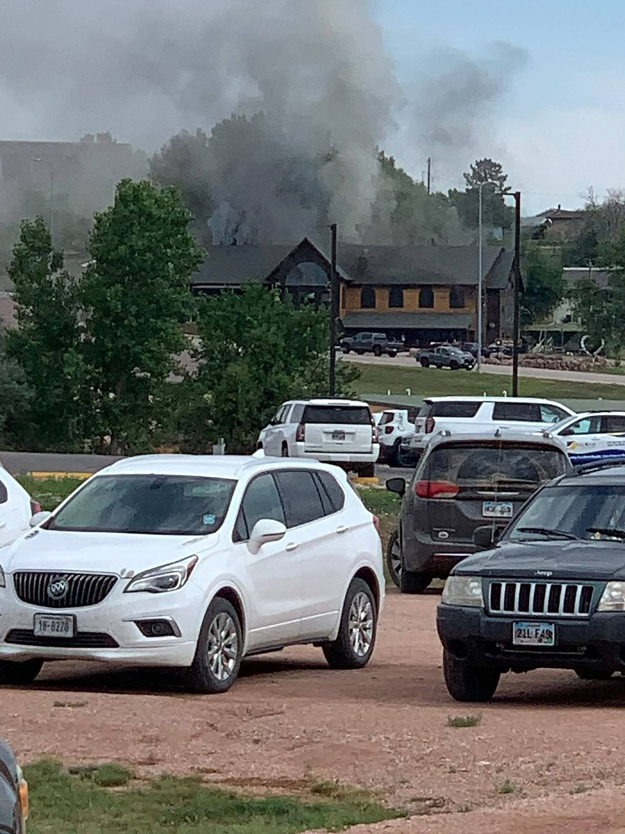 Emergency crews are currently responding to a structure fire at Jalapeño Grill in Hot Springs. The fire reportedly started in the kitchen but has spread into the attic. Firefighters have since been ordered to evacuate the building as crews