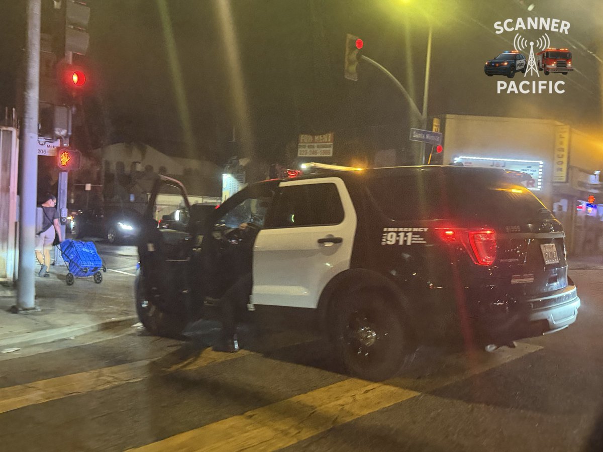 LAPD officers are on scene near Mariposa/Alexandria Ave. in East Hollywood searching for a man who fled from officers on foot. The suspect is described as a male, wearing a black ski mask and a Dodger hat