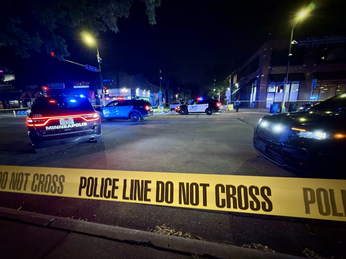 South Minneapolis - SHOOTING at the same location as last night's 5x mass shooting. Male 25 is shot in the arm and leg. A bystander says there are about 25 police cruisers on site. 1845 Nicollet Ave