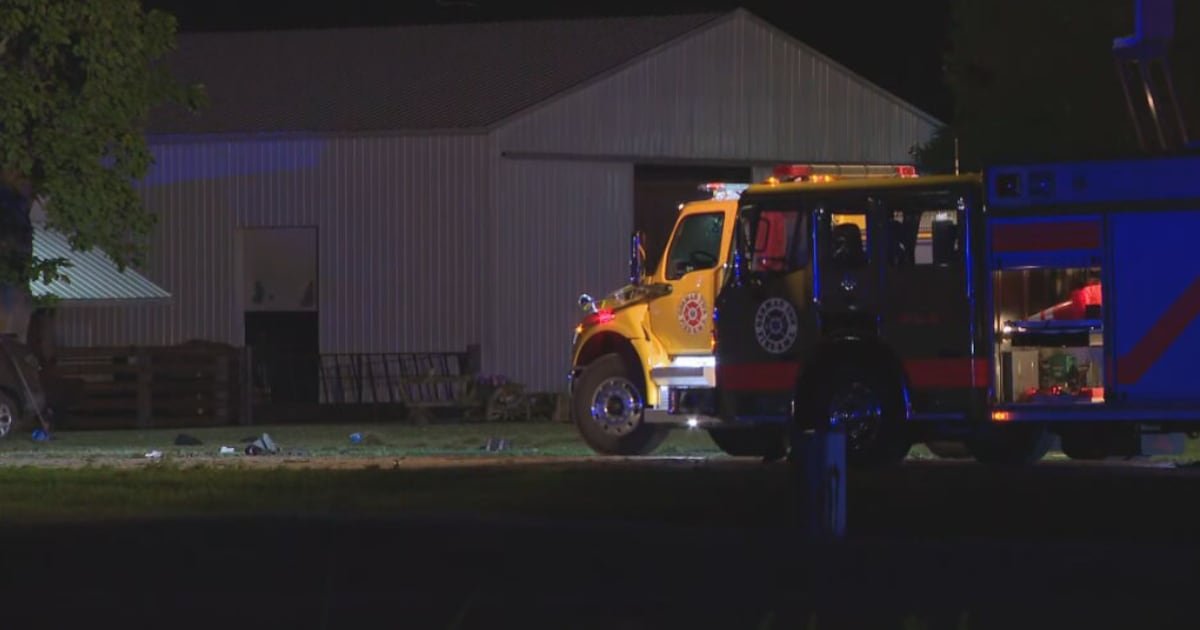 1 dead, 5 others hospitalized after crash in Clark County