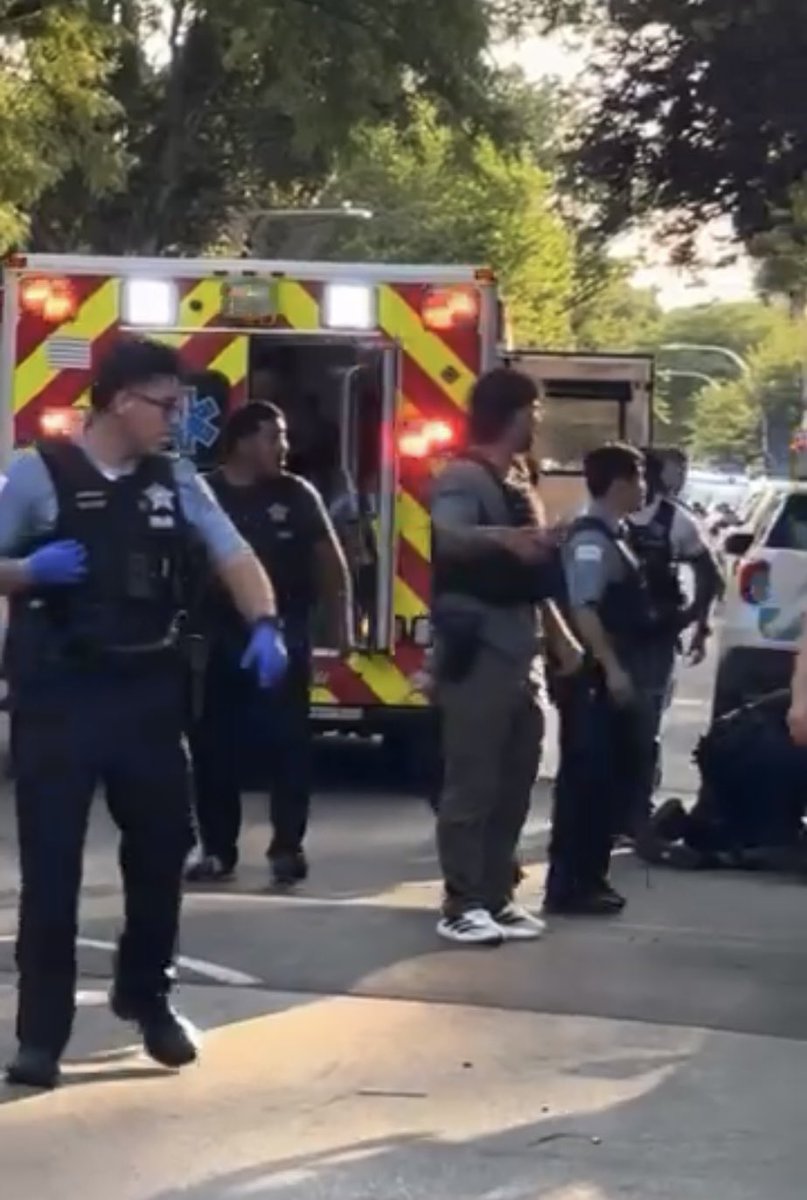 Hamlin & Adams TEEN SHOT, MALE KILLED Chicago Police are investigating a deadly shooting that left a teenage boy wounded, and a man dead in West Garfield Park.