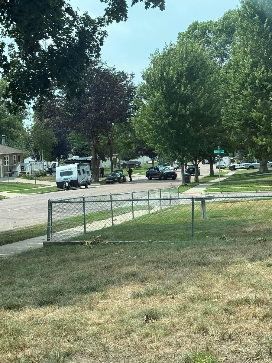 Multiple units, Including SWAT is in the area of E 16th St and S Thompson Ave for a report of a weapons violation. A male subject armed with a gun, assaulted another subject, and pulled a gun out. The suspect has now barricaded himself inside a home