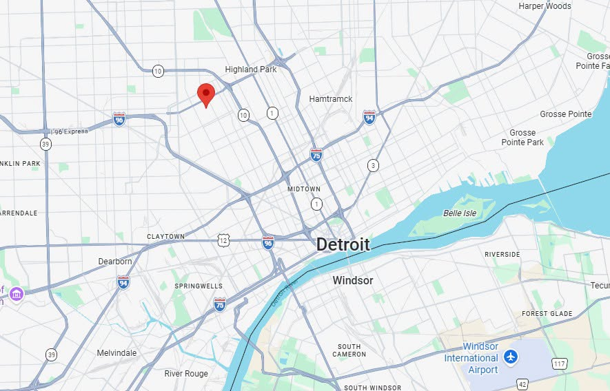Detroit Police 10th Precinct to the 2900 block of Glendale on reports of a stabbing. 911 caller reported her children were fighting and her son was stabbed by his sister. DetroitFire's Engine 39 & Medic 55 also responding. Detroit's West Side