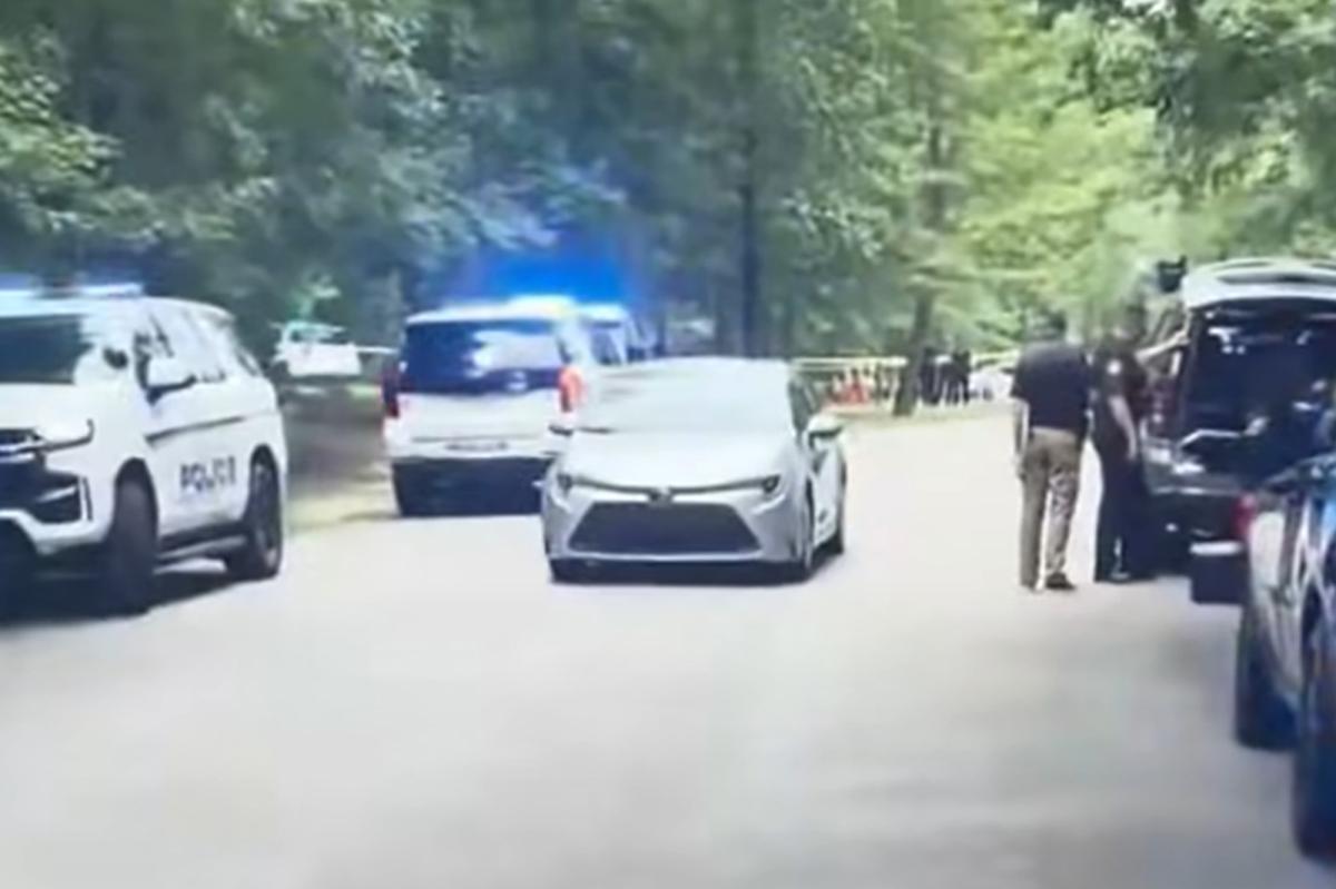 2 South Carolina policemen wounded in shootout that left gun-wielding suspect dead