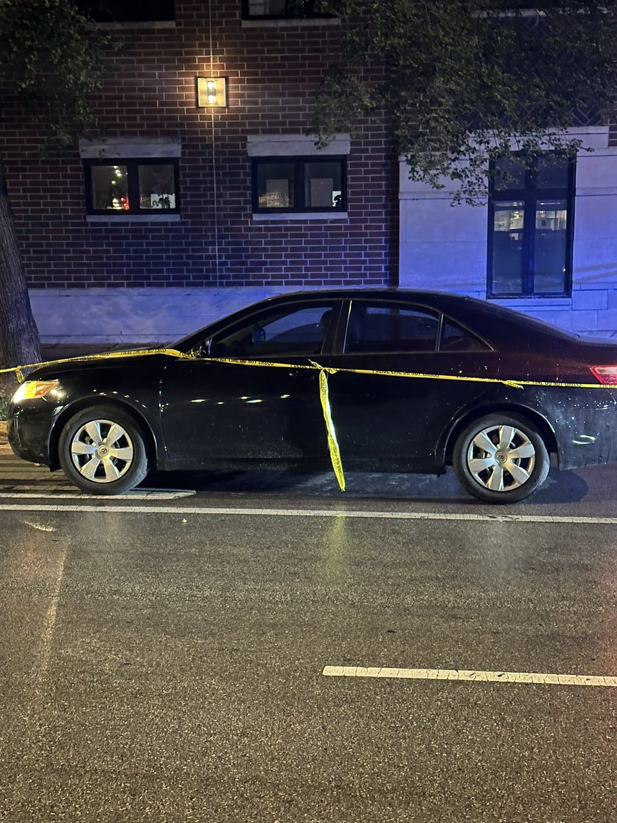 37th & Wabash/Pershing & Michigan 3 PPL SHOT, 1 KILLED Chicago Police are investigating a triple shooting that left a man dead at a large gathering late last night.