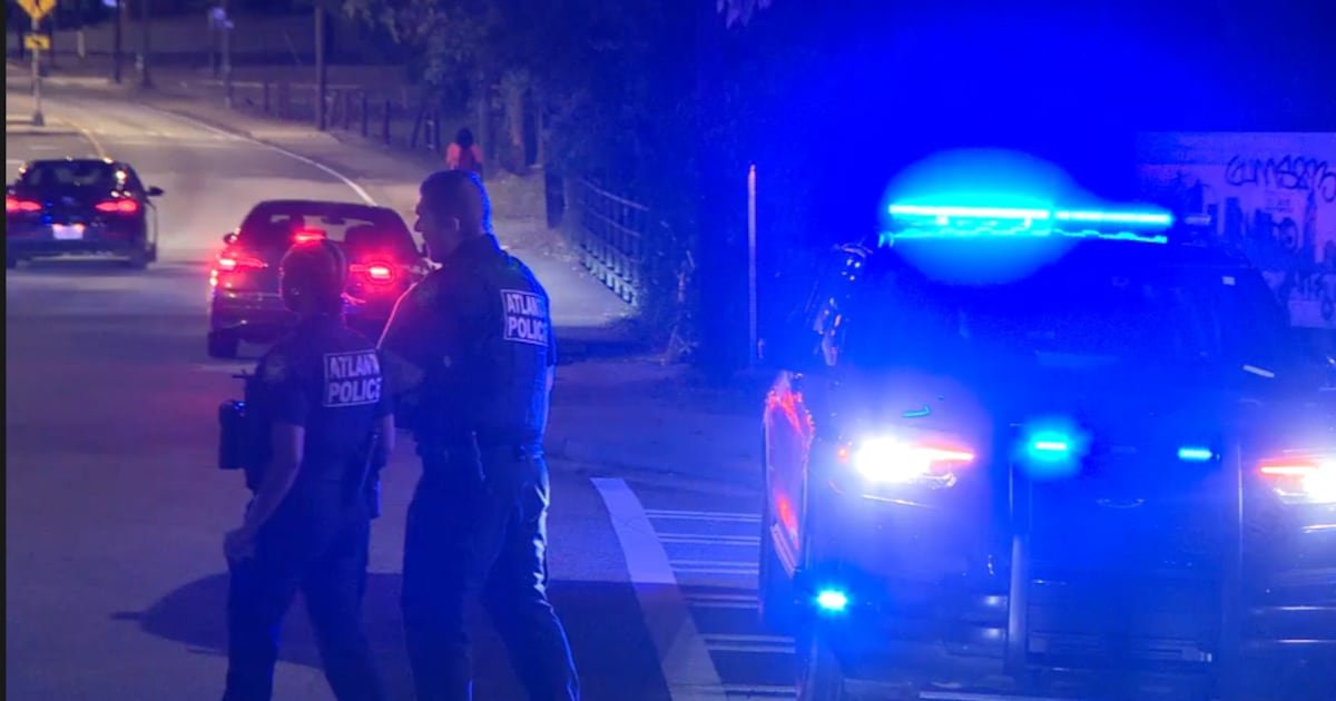 Man shot near MARTA station; police searching for suspects