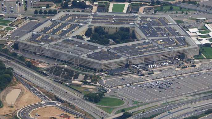 Weitere schwerwiegende Angriffe auf ein US-Regierungssystem. Angreifer hatten Zugang zum Pentagon seit mindestens 10 Monaten. Persönliche Daten und Stellenbeschreibungen von fast 3 Millionen aktiven Militärangehörigen wurden gestohlen. Dies folgt auf zwei schwerwiegende Kompromisse von FBI-Systemen.