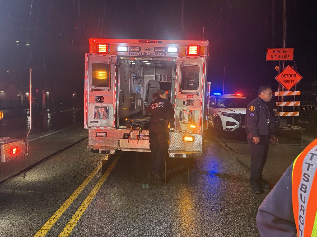 Pittsburgh Bureau of Police,Pittsburgh Bureau of EMS, Pittsburgh Bureau of Fire, and the Collision Investigation Unit responded to a two-vehicle collision on Boulevard of the Allies at the intersection of Craft Avenue.